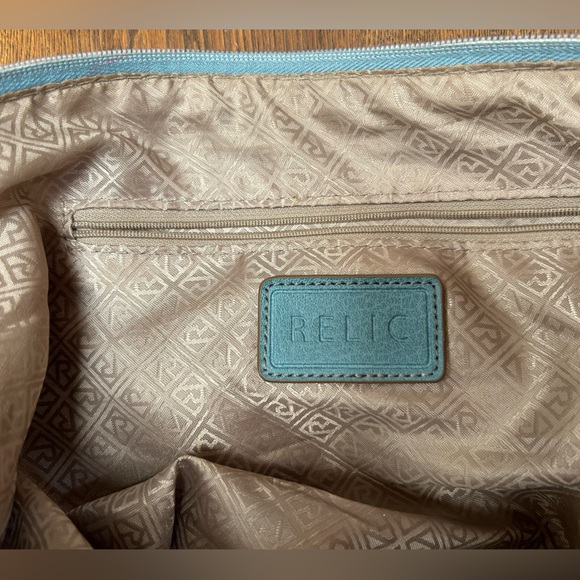 RELIC Large 14.5” wide, 13”tall SlateBlue Shoulder/Crossbody convertible purse. - Picture 5 of 6